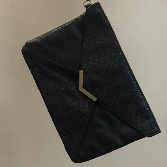 Express wristlet purse - Picture 2 of 4